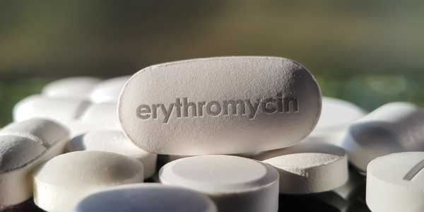 Erythromycin: High efficacy against lung pathogens